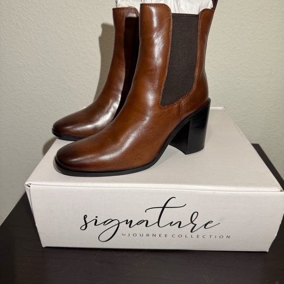 Women's Rowann Block Heel Chelsea Booties - Brown Size 7.5 W - Picture 4 of 6